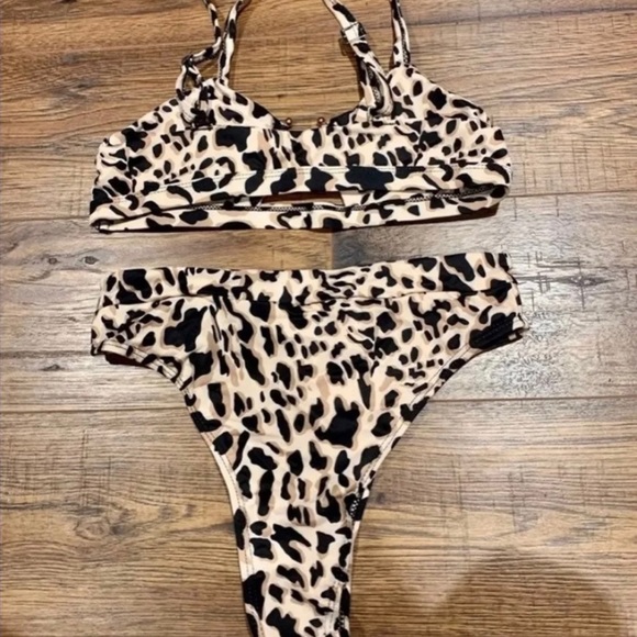 Leopard print high waisted bikini size small - Picture 3 of 3